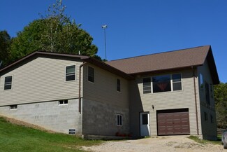 28899 Major Rd, West Union, IA 52175