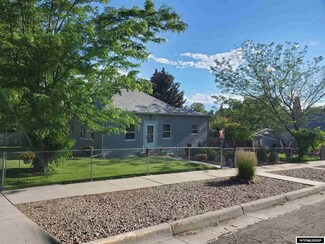 302 S 6th St, Douglas, WY 82633