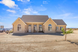 8284 Prospect St, Mojave, CA 93501