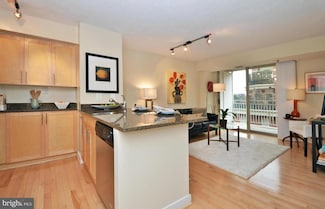 7500 Woodmont Ave, Bethesda, MD 20814