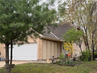 9215 E 85 St, Raytown, MO 64138