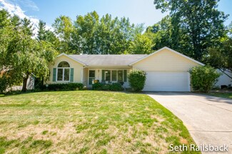 340 Yorkwoods Dr NW, Comstock Park, MI 49321