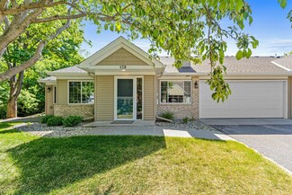 528 Mission Hills Dr, Chanhassen, MN 55317