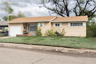 1804 Lark Bunting Ln, Pueblo, CO 81001