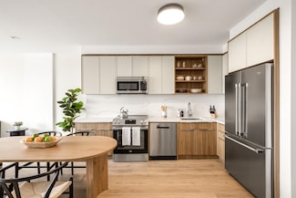 285 Broadway Unit 612, Bayonne, NJ 07002
