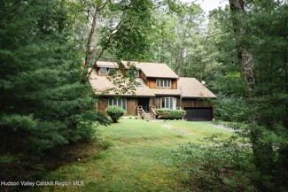 19 Drapak Ln, Glen Spey, NY 12737