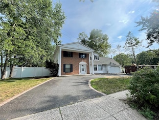 72 Comerford St, Port Jefferson Station, NY 11776