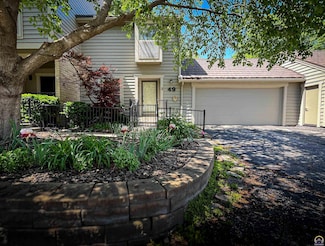 49 SW Pepper Tree Ln, Topeka, KS 66611
