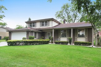 4020 Carousel Dr, Northbrook, IL 60062