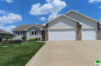 410 Coniston Cir, Sergeant Bluff, IA 51054