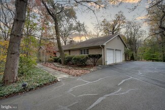 10 Laurel Dr, Wrightstown, NJ 08562