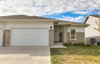 4427 Lower Beaver Rd, Des Moines, IA 50310