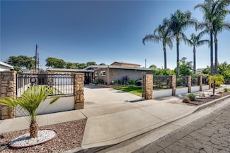 506 W Rosslynn Ave, Fullerton, CA 92832