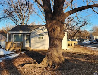 848 SW Randolph Ave, Topeka, KS 66606