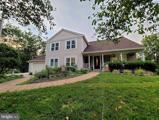 15226 Philip Lee Rd, Chantilly, VA 20151