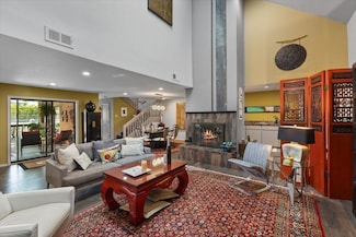 4223 Clear Lake Cir, Fort Worth, TX 76109