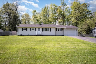 289 Hollybrook Rd, Rochester, NY 14623