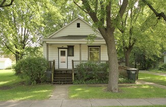 114 N Pine St, Gardner, IL 60424