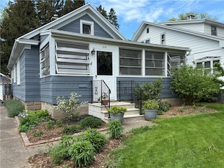 104 Redfern Dr, Rochester, NY 14620