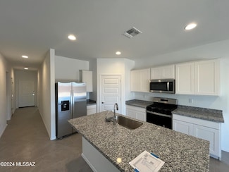 13421 N Samantha Grove Dr, Tucson, AZ 85741