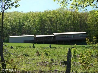136 Triplet Dr, Seneca Rocks, WV 26884