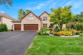 2438 River Woods Dr, Naperville, IL 60565
