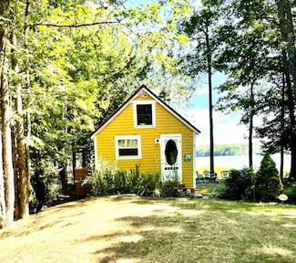8 S Vigue Shore Rd, Albion, ME 04910