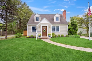 67 Snedecor Ave, Bayport, NY 11705