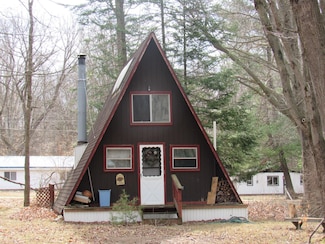 5892 Woodland Dr, Lake, MI 48632