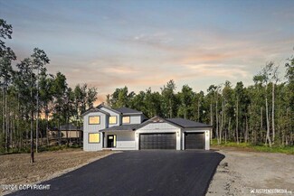 1623 S Rushing Stream Cir, Meadow Lakes, AK 99654