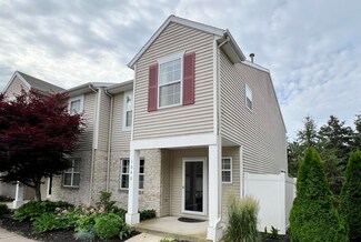 1040 Ada Place Dr SE, Grand Rapids, MI 49546