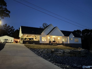 240 Tara Rd, Guntersville, AL 35976