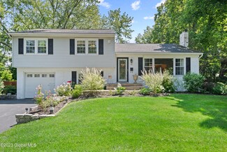 12 Compton Place, Schenectady, NY 12302