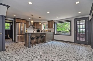 349 Market St, Warren, RI 02885