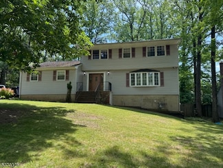 32 Gere Place, Fanwood, NJ 07023