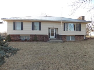 8566 Pratt Rd, Atchison, KS 66002