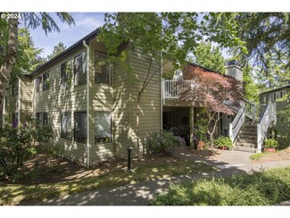 5052 Foothills Dr Unit C, Lake Oswego, OR 97034