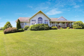 392 27th St, New Auburn, WI 54757