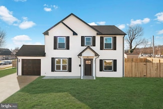 43 Petunia Rd, Levittown, PA 19056