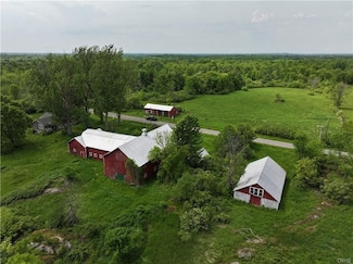 230 Old Canton Rd, de Kalb Junction, NY 13630