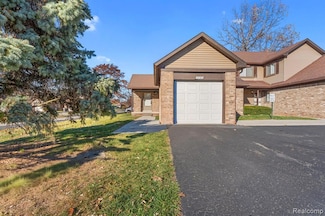 3787 Heritage Pkwy, Dearborn, MI 48124