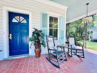 6957 Thompson St, Bagdad, FL 32530