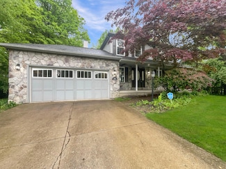 642 Ridenour Rd, Columbus, OH 43230