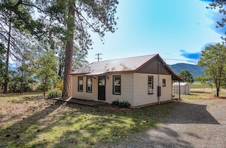 5402 Scott River Rd, Fort Jones, CA 96032