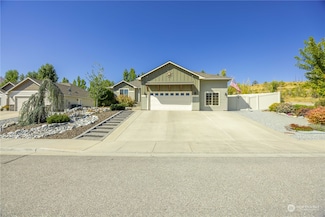 519 N Wilson St, Chelan, WA 98816
