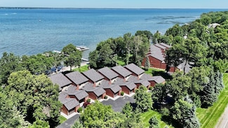 28425 Balmoral Dr, Battle Lake, MN 56515