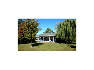 22700 Nichols Rd, Weston, MO 64098