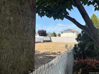 164-44 89th St, Howard Beach, NY 11414