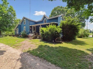 1015 S Marshall Ave, Marshall, MI 49068