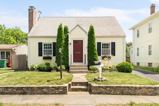 130 Chambly Ave, Warwick, RI 02888